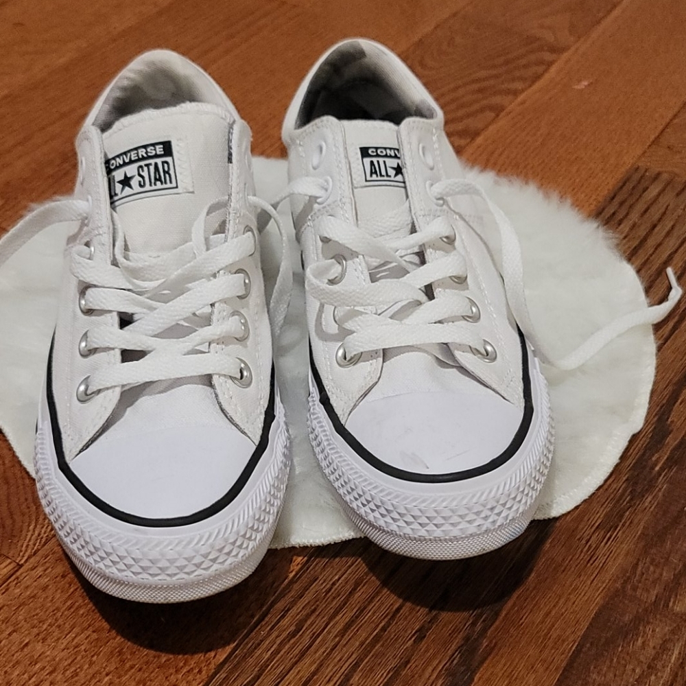 Converse Chuck Taylor All Star White Sneakers